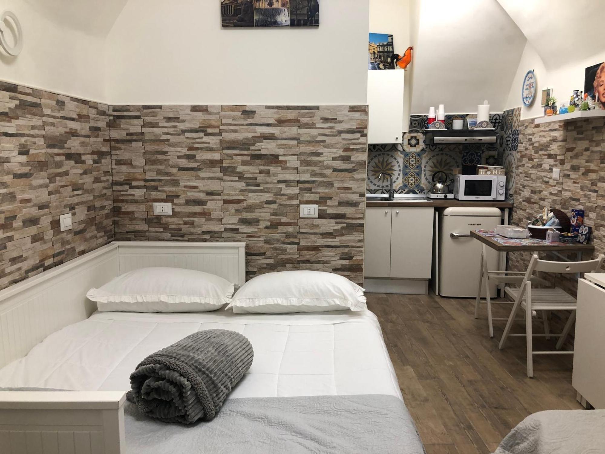 Brancaccio'S House Hotel Наполи Екстериор снимка